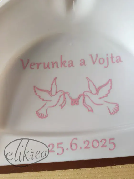 SVATEBNÍ SMETÁČEK A LOPATKA S HOLUBIČKAMI