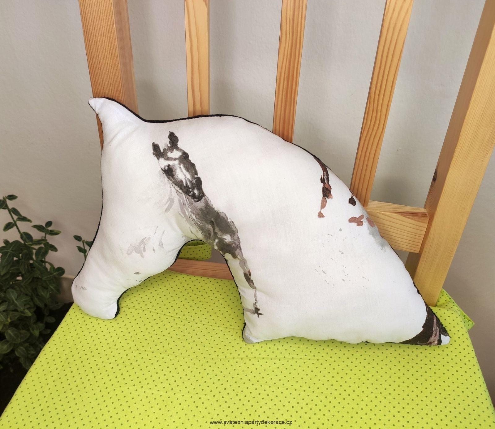 Polštář hlava koně - motiv dle domluvy